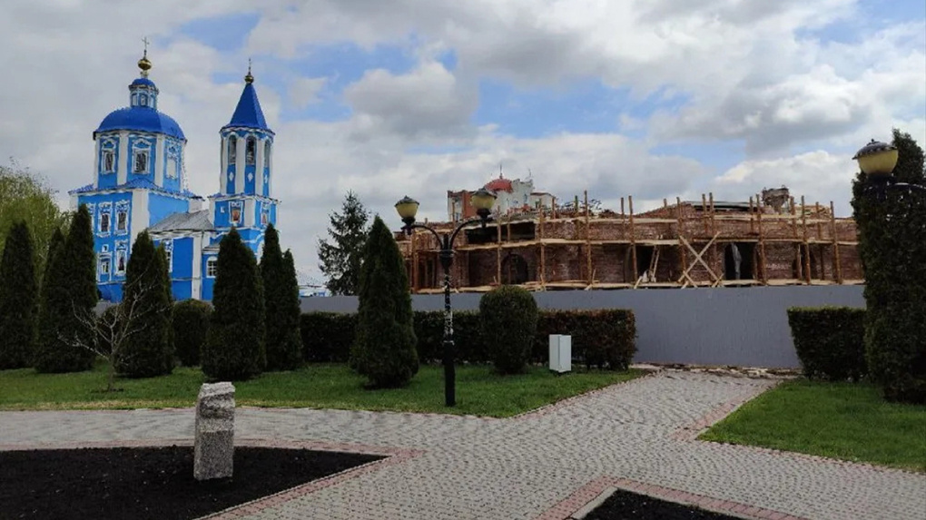 В центре Тамбова начали восстанавливать Новопокровский храм, разрушенный в советский период