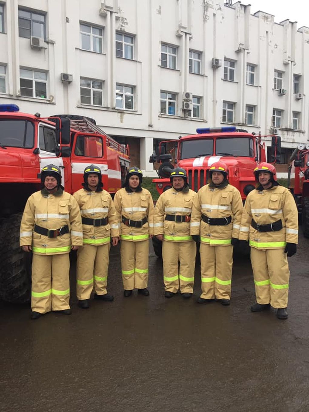 Региональный противопожарный центр. Пожарно спасательный центр Тамбов. Пожарный автопарк. Современные пожарные. Современная пожарная машина.