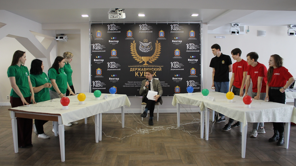 Команда Тамбовского филиала Президентской академии вернулась с наградами с «Державинского кубка»