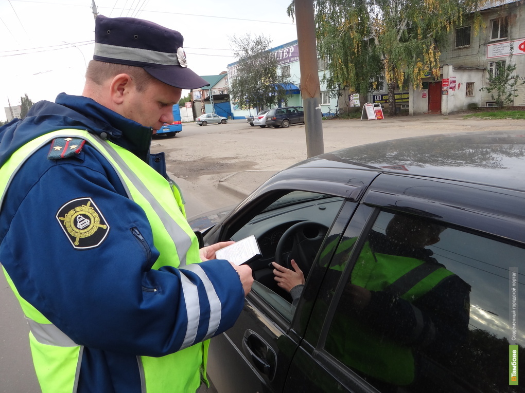 Без дпс. ГИБДД. ГИБДД молодых автоинспекторы по Москве. Форма автоинспектора. Новая форма ДПС.