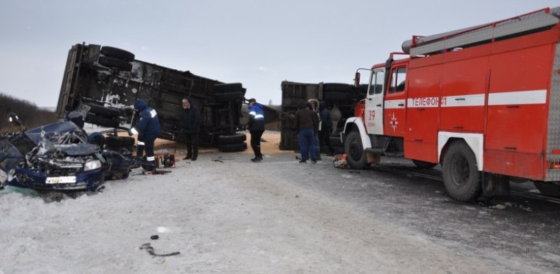 Тамбовчанин на грузовике устроил ДТП под Рязанью: двое погибли