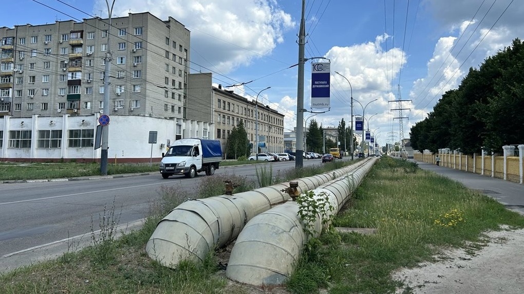 В Тамбове к новому отопительному сезону отремонтируют большой участок надземной тепломагистрали