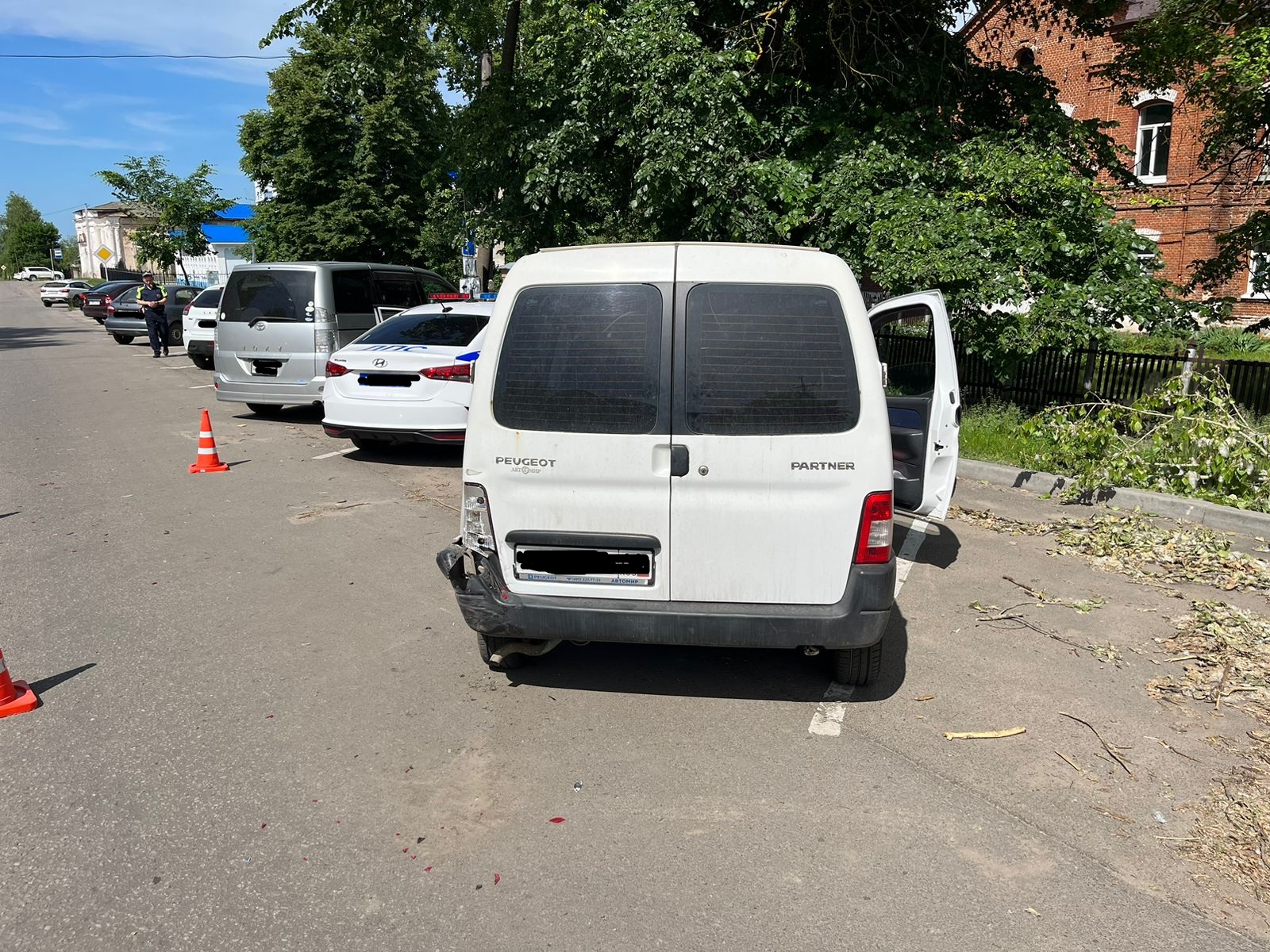 На парковке в Кирсанове столкнулись две легковушки под управлением  женщин-водителей - Новости - vtambove.ru