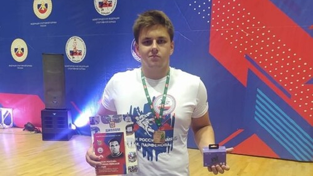 Спортсмен из Тамбова завоевал бронзовую награду на юношеском Кубке России по греко-римской борьбе