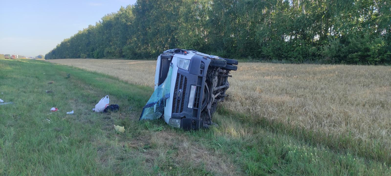 Дтп на скоростной трассе автобус с пассажирами перевернулся в кювет есть пострадавшие задача