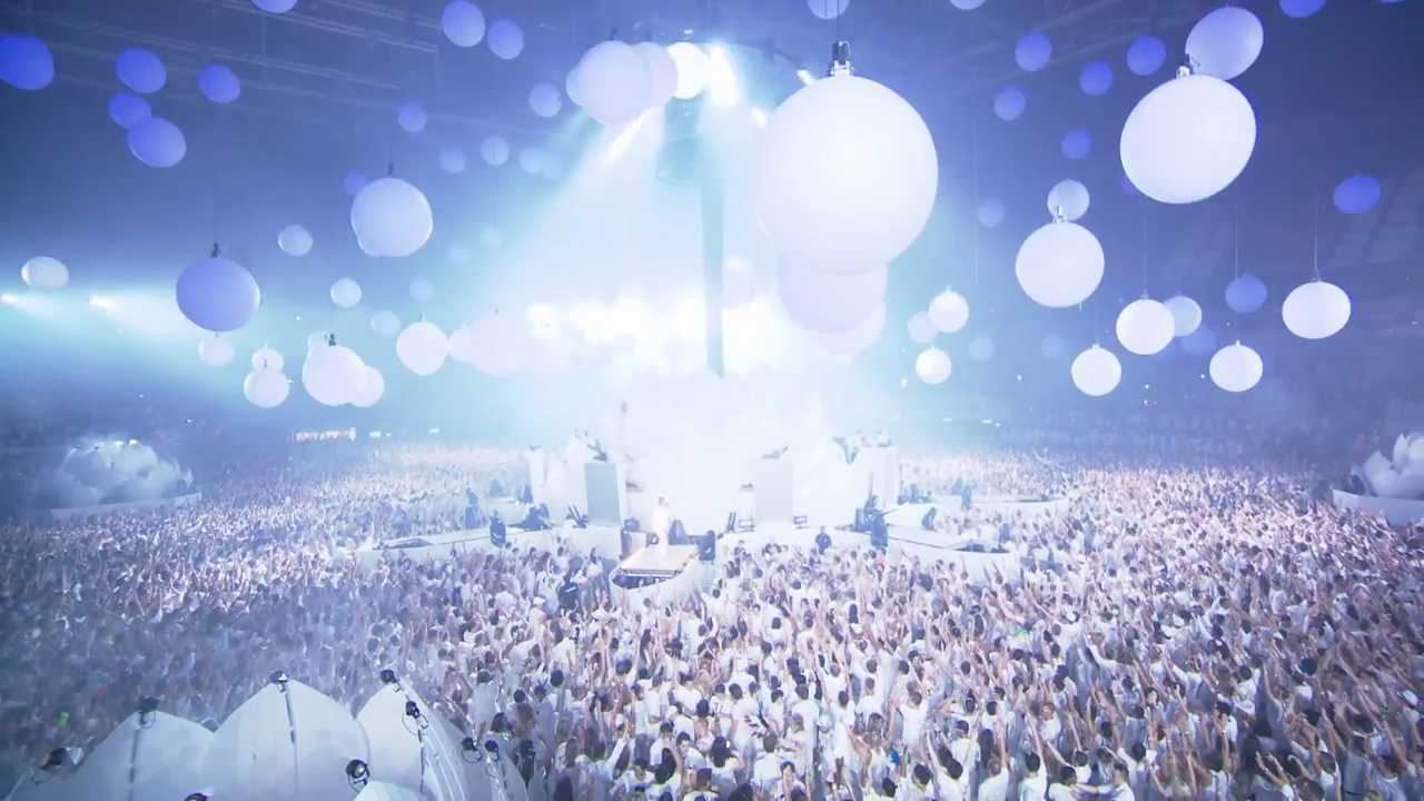 Sensation. Сенсейшен Вайт. Опен Эйр сенсейшен. Сенсейшен Вайт пати. Sensation White 2012.