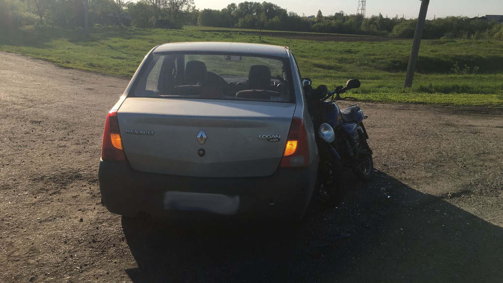 В Мордовском районе иномарка сбила 13-летнего подростка на мотоцикле