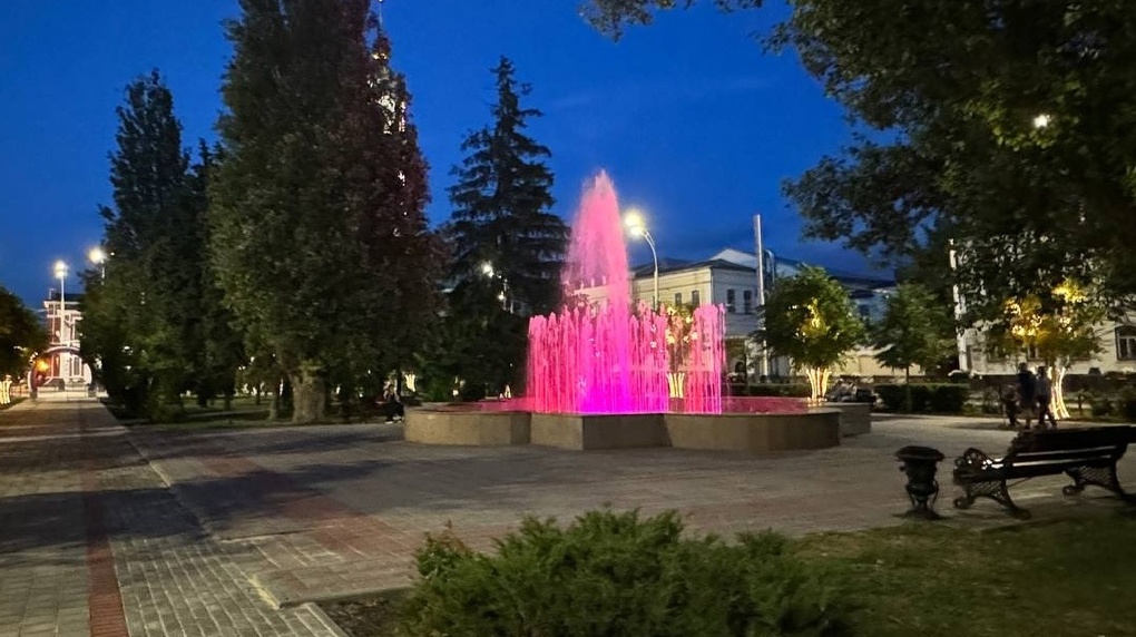 В парках Петрова и Ленина в Тамбове восстановили подсветку фонтанов