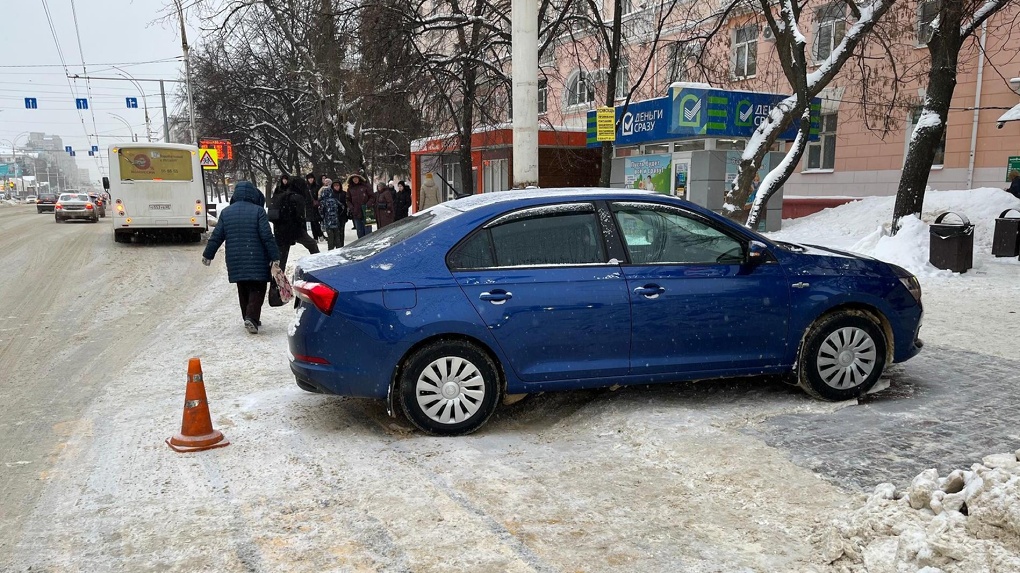 В центре Тамбова иномарка сбила 11-летнего мальчика на пешеходном переходе