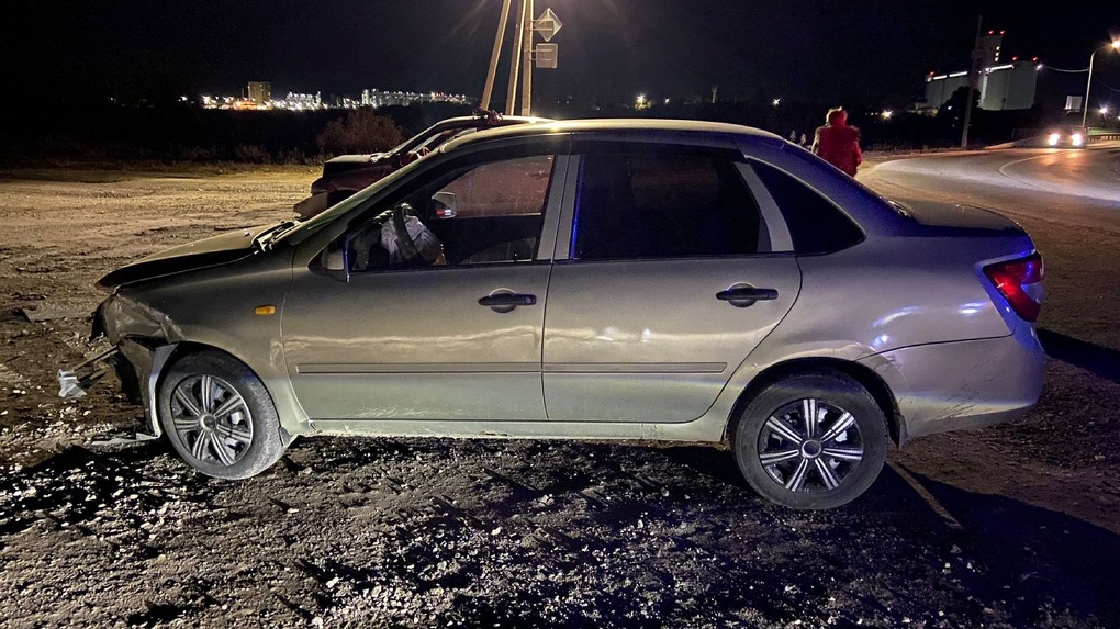 На перекрестке в Жердевке пожилой мужчина на «Калине» врезался во встречную «Гранту»