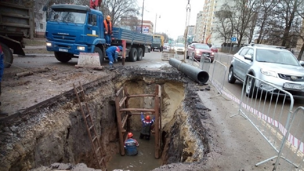 Сразу на нескольких улицах города Тамбова производят замену трубопровода