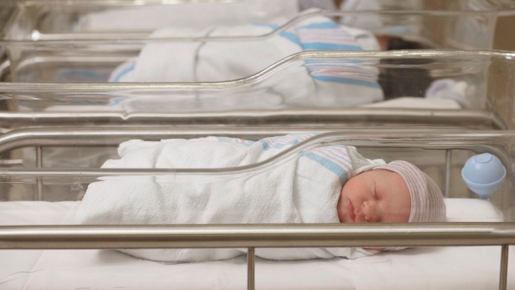 Самыми популярными именами для новорожденных в декабре 2022 года стали Александра и Максим