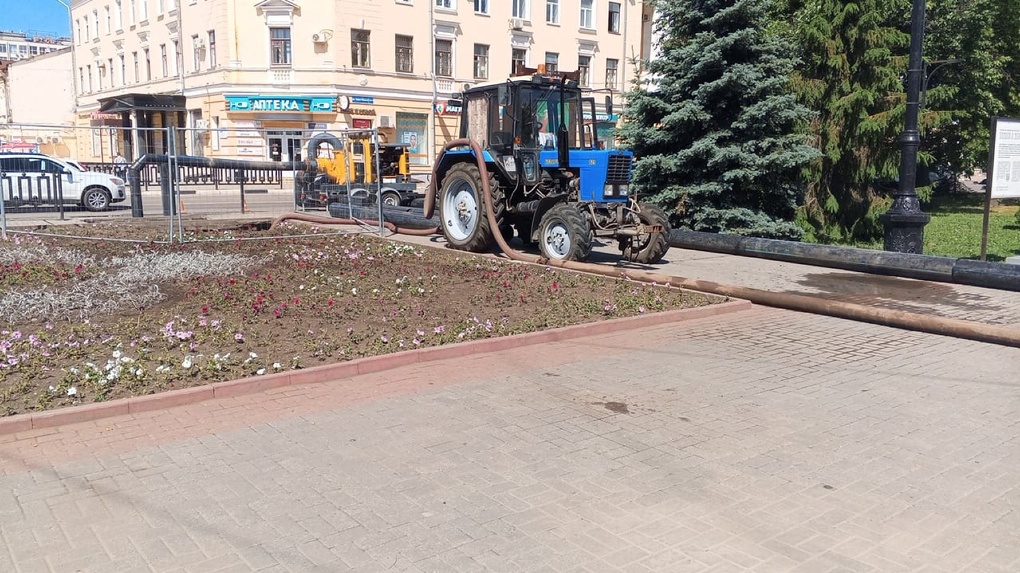 В центре Тамбове начали ремонтировать очередной участок канализационного коллектора