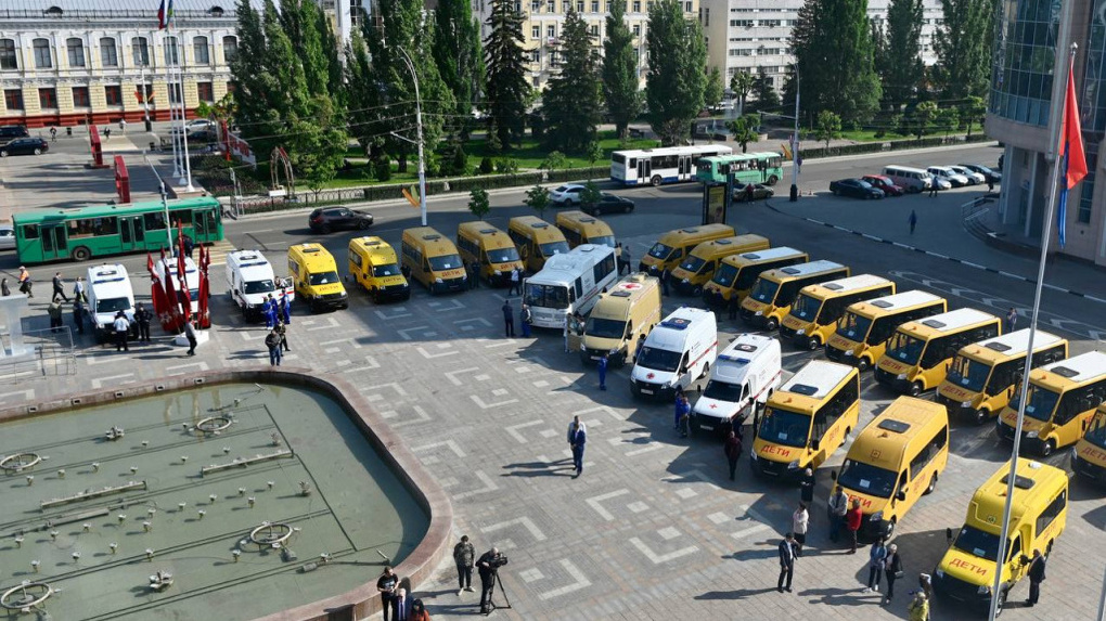 Муниципалитеты Тамбовской области получили новые школьные автобусы и автомобили скорой помощи
