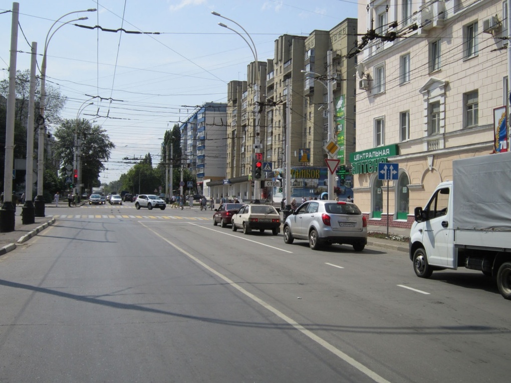 Перекресток улиц. Тамбов улица Советская перекресток Чичканова. Пересечение Чичканова и Советской Тамбов. Ул Советская ул Чичканова Тамбов. Перекресток Советская Тамбов.