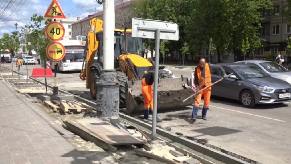 На улице Советской в Тамбове продолжают ремонт дороги