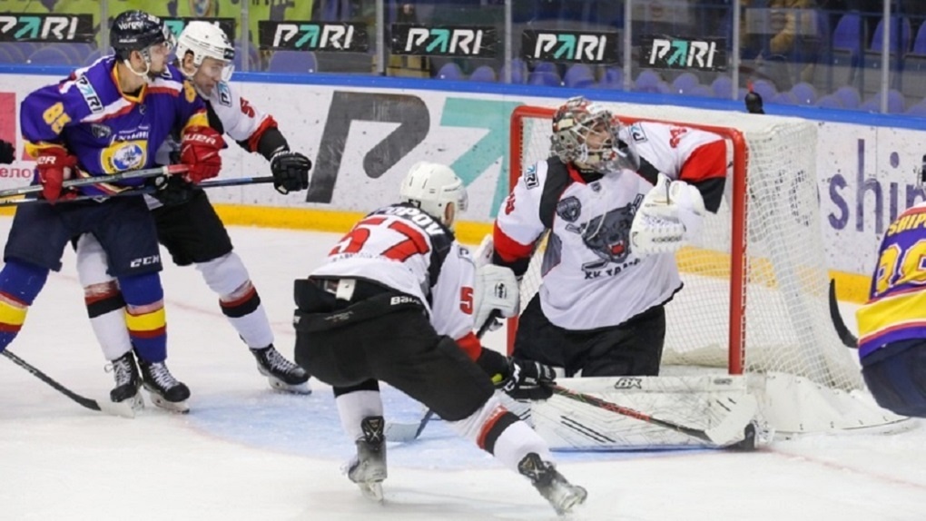 Хоккейный клуб «Тамбов» одержал первую победу в плей-офф Кубка Петрова