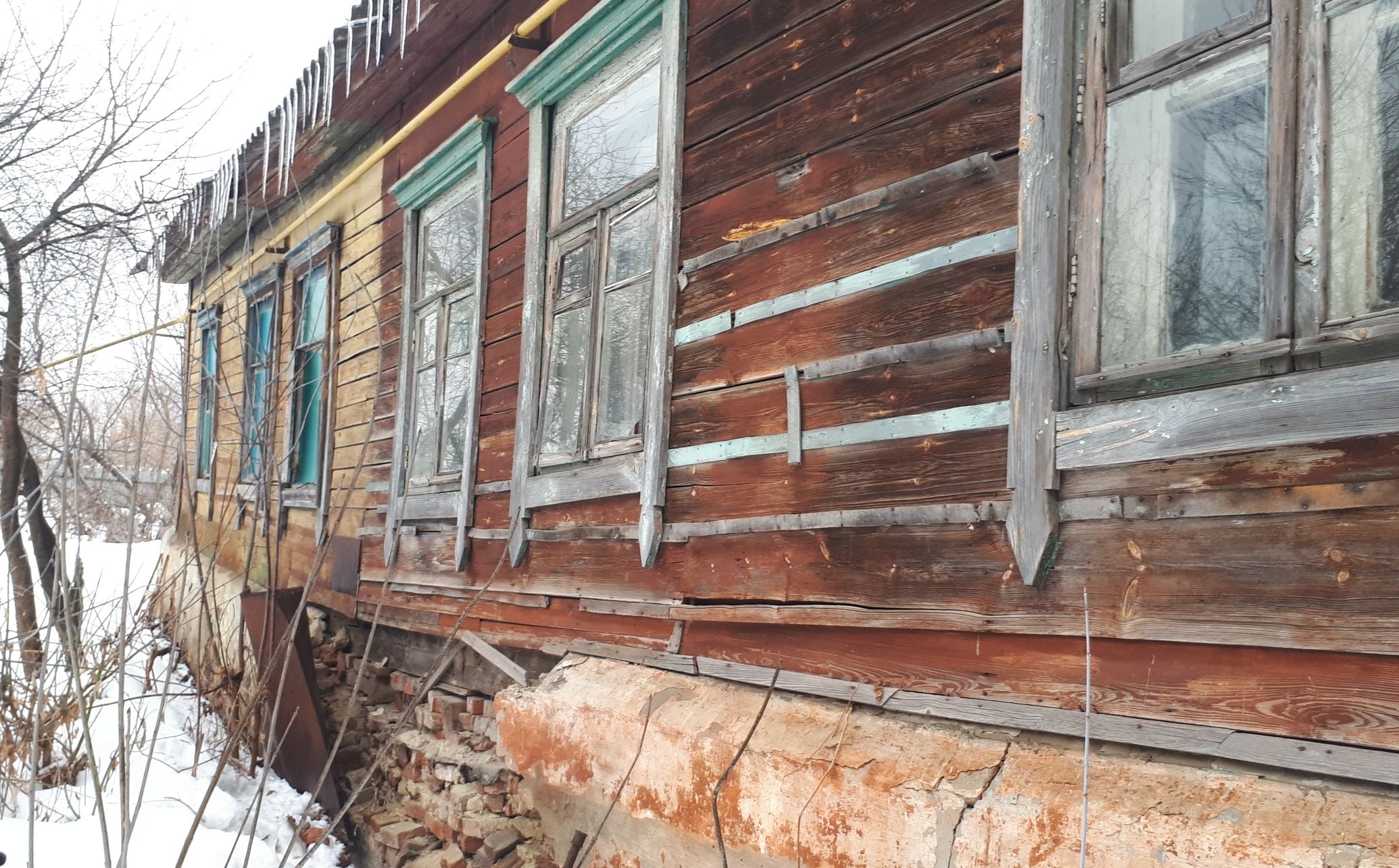 Боровск аварийное жилье. Аварийный дом Тамбов. Аварийные дома в Мичуринске. Аварийный дом на Рязанской улице в Тамбове.