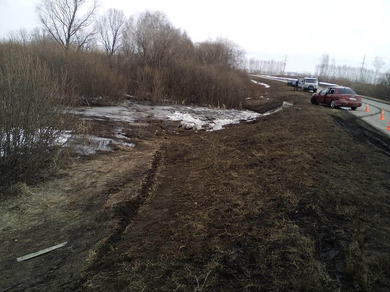 В Бондарском районе иномарка упала в воду - Новости - vtambove.ru