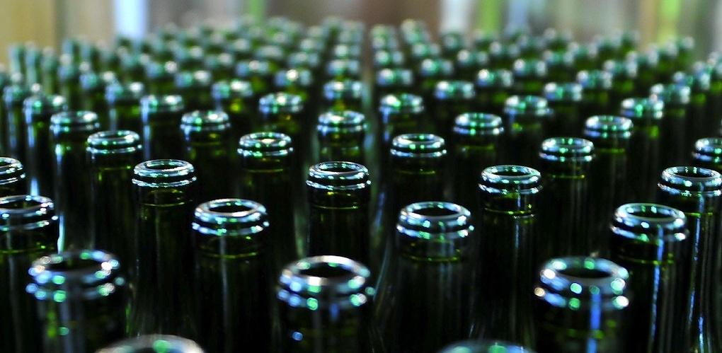 С начала года из оборота изъяли более 170 тысяч бутылок контрафактного алкоголя