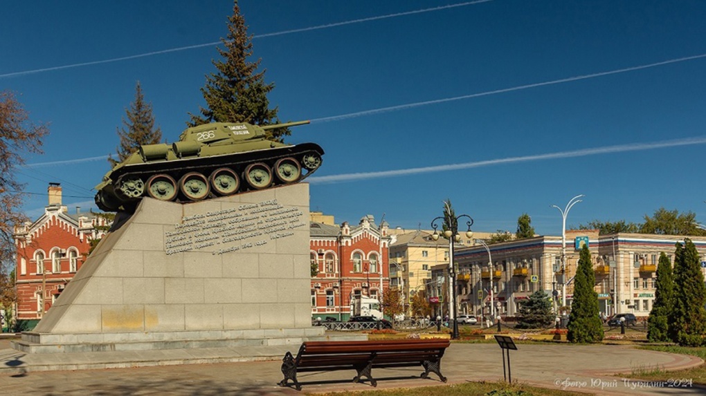 У монумента «Тамбовский колхозник» появится новая тротуарная плитка