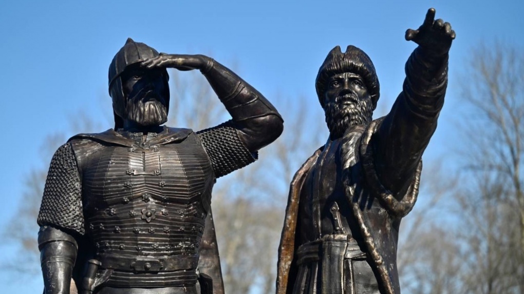 В парке-набережной Мичуринска появился памятник основателям города