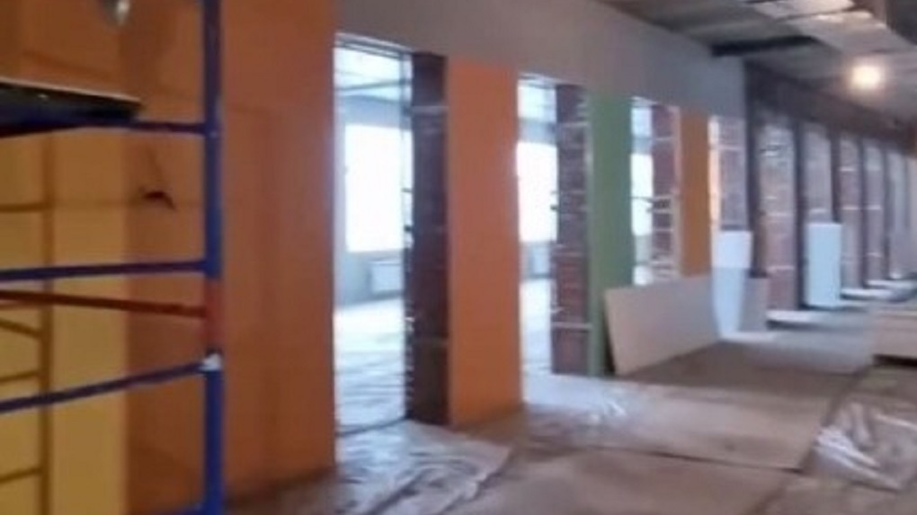 В Тамбове проводят внутреннюю отделку новой школы в микрорайоне Майский