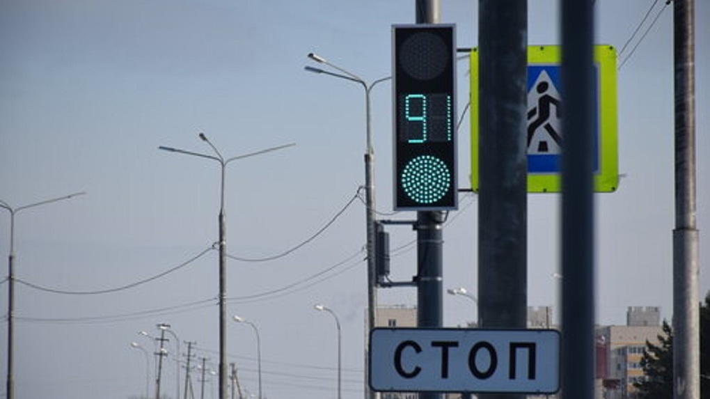 На улице Запрудной в Тамбове установили два новых светофора