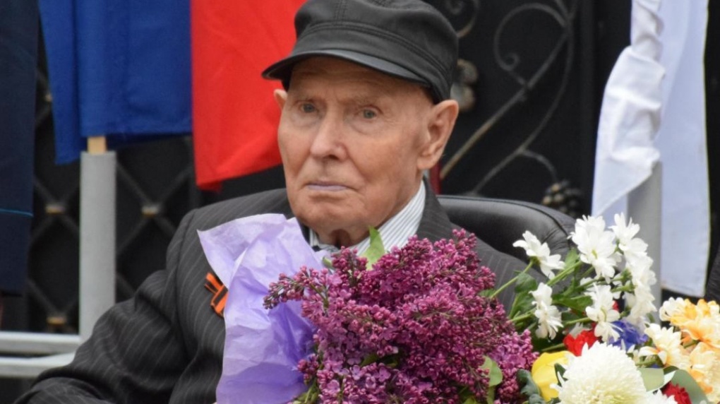 Власти Тамбова организовали персональный концерт для 99-летнего ветерана
