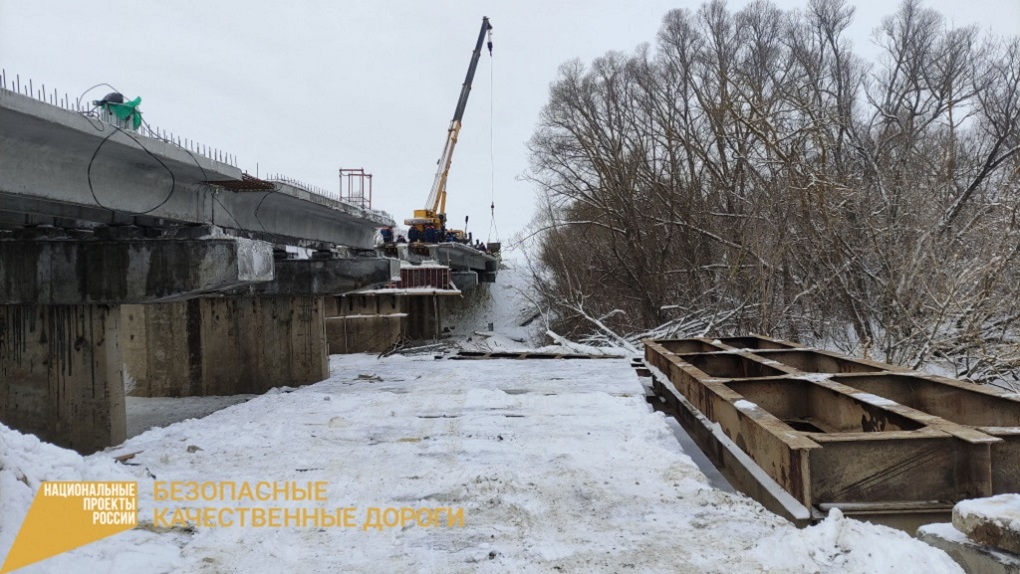 Мост через реку Ирка в Тамбовской области отремонтировали уже на 30%