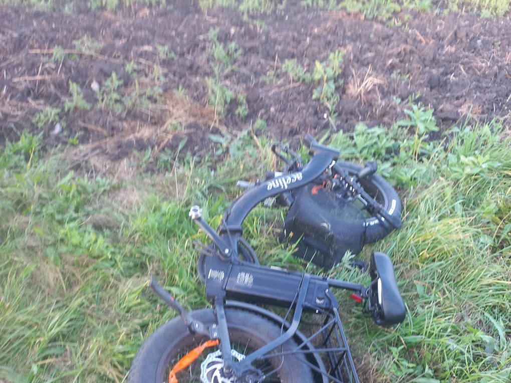 В селе Тамбовского района мотоцикл столкнулся с электровелосипедом