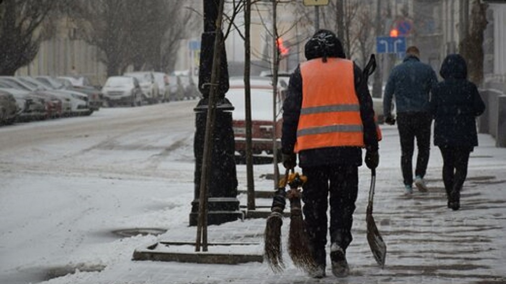 В Тамбове специалисты «Дирекции городских дорог» борются с последствиями сильного снегопада
